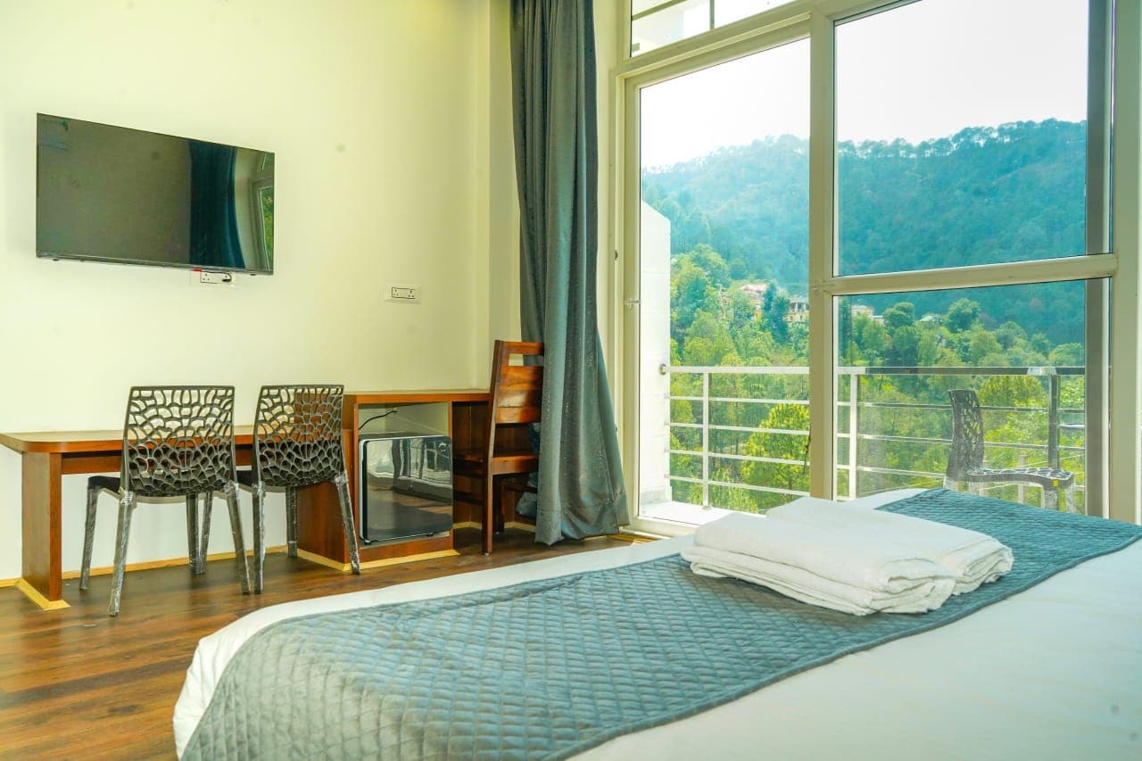 Chester Oak – Kasauli - Image 3